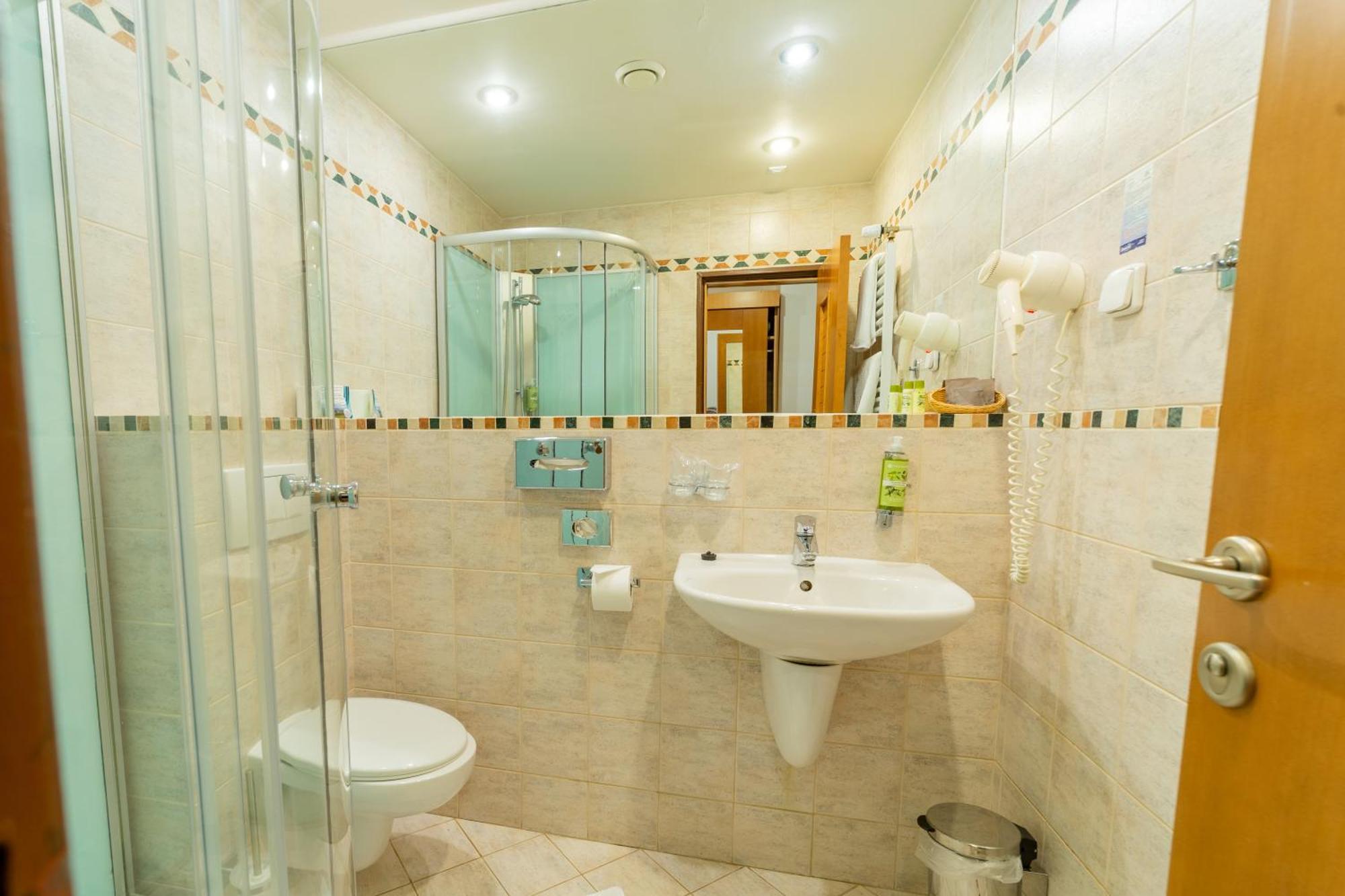 Kontakt Wellness Hotel Татранска Ломница Экстерьер фото