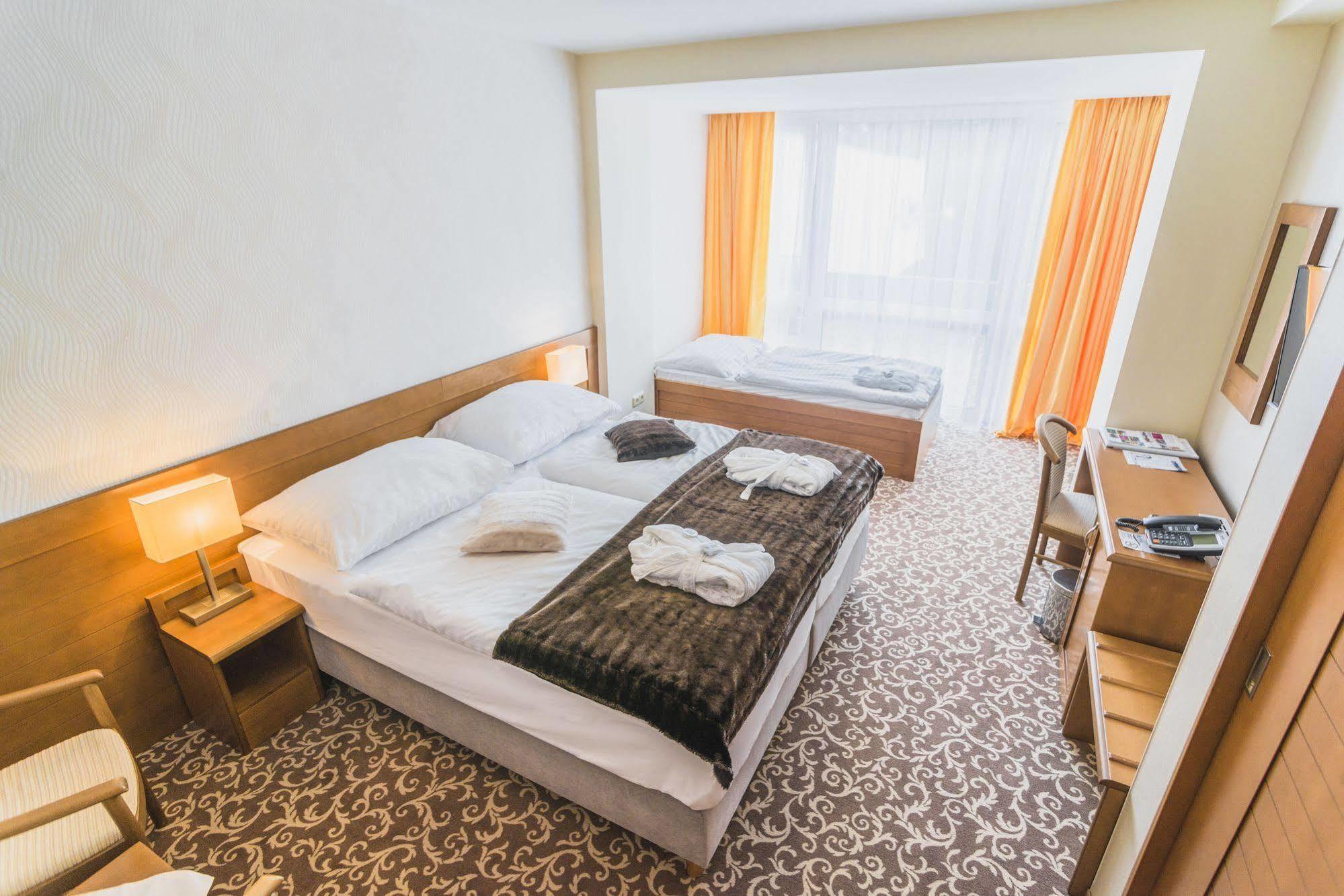 Kontakt Wellness Hotel Татранска Ломница Экстерьер фото
